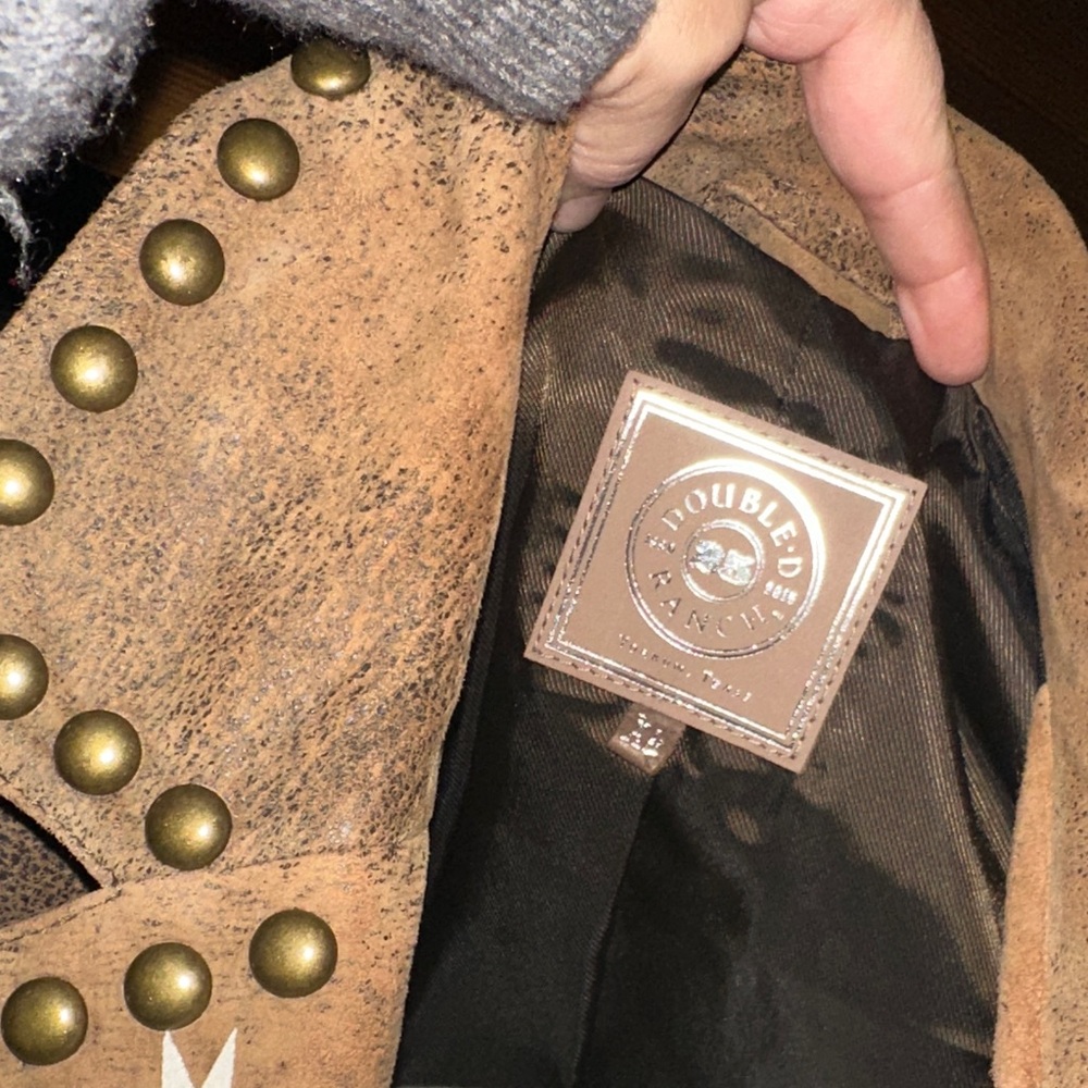 Double D Ranch Brown Leather Jacket with Native American Design - Picture 6 of 10
